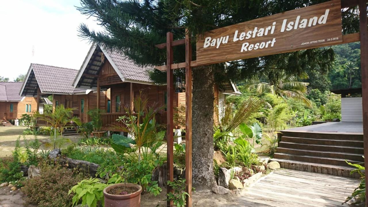 Bayu Lestari Island Resort Mersing Exterior photo