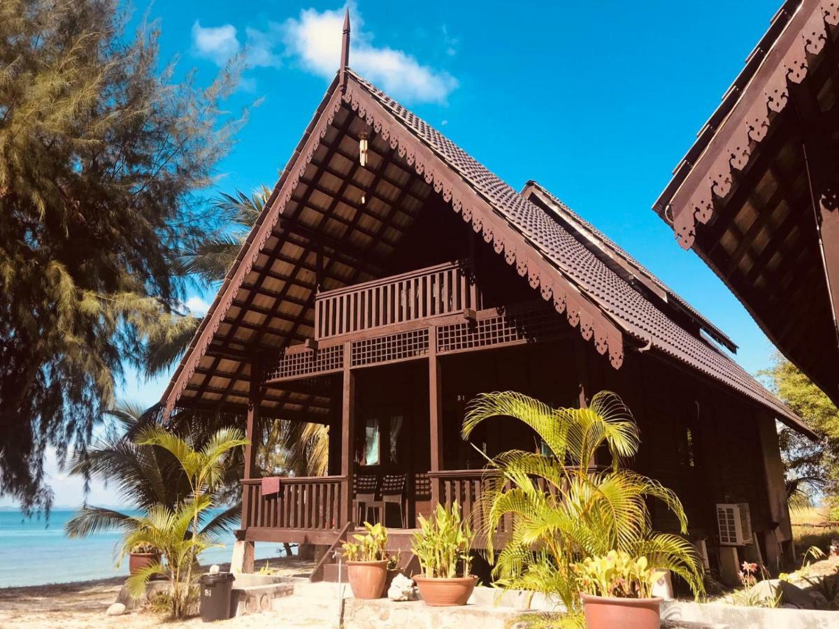 Bayu Lestari Island Resort Mersing Exterior photo